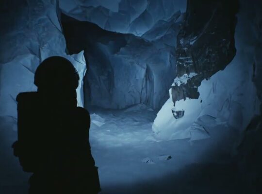Aphelion – Chapter 04 The Onyx Forest: Get Out From Under The Ice Player | Reach The Cave