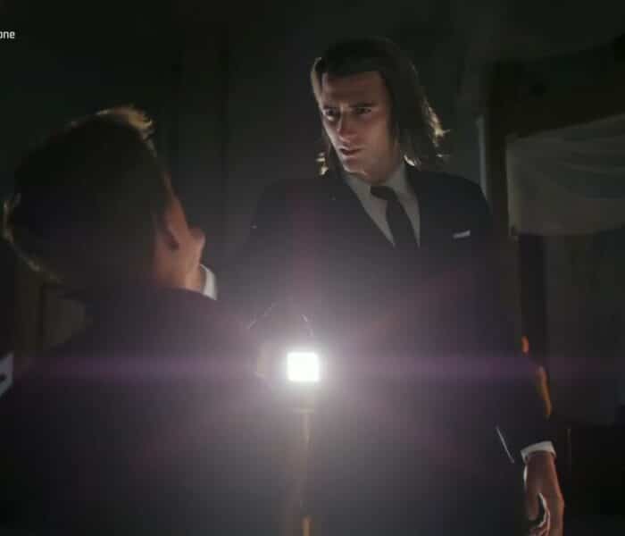 007 First Light – Uninvited: Interrogation: Hack Damien Webb’s Phone | Provoke and Stall Gameplay